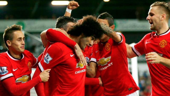 Para pemain Manchester United merayakan gol ke gawang WBA