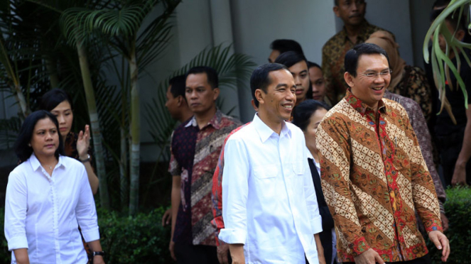 Jokowi Diantar Ahok ke Istana.