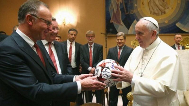 Karl-Heinz Rummenigge dan Paus Francis