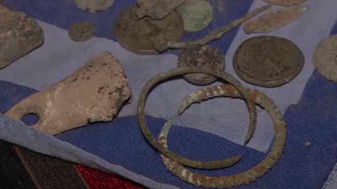 barang-barang kuno berusia ribuan tahun yang dijarah pemberontak Suriah.