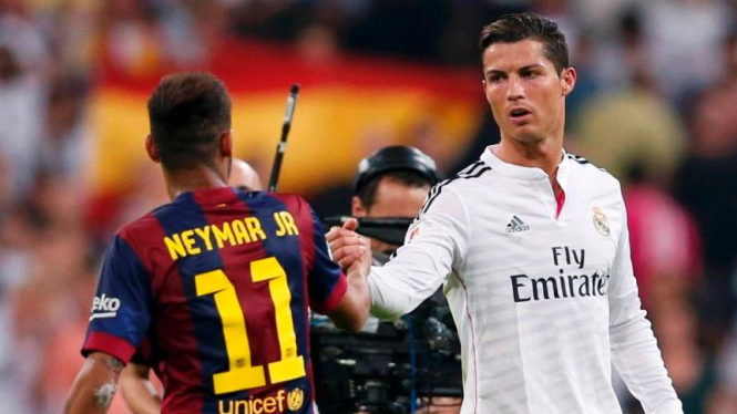 Pemain Barcelona, Neymar, dan pemain Real Madrid, Cristiano Ronaldo