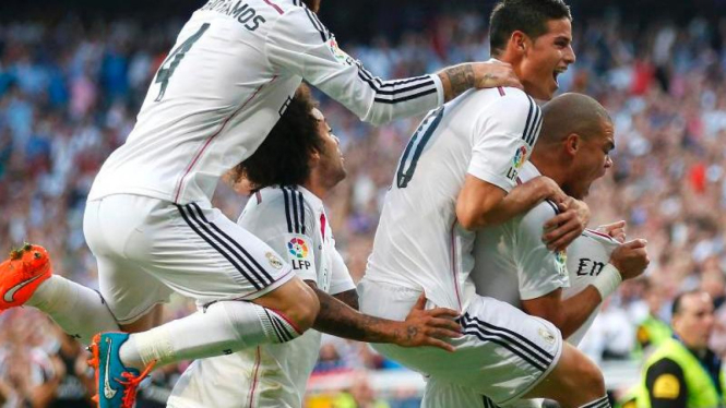 Pemain Real Madrid rayakan gol Pepe
