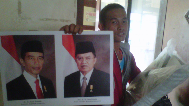 Jon, mengais rezeki dari foto Jokowi-JK
