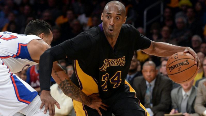 Pemain LA Lakers, Kobe Bryant (24) di laga melawan LA Clippers