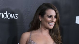 Lea Michele Nyaman Tanpa Busana di Depan Umum