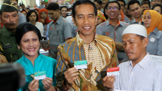 Jokowi Luncurkan Kartu Sakti