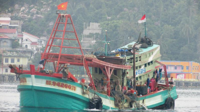 Kapal Asing ditangkap TNI