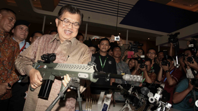 JK membuka pameran produk industri pertahanan di Jakarta.