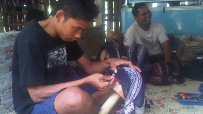 Perajin blangkon, di Bantul, Yogyakarta