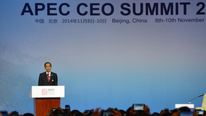 Presiden Joko Widodo berpidato di APEC CEO Summit 2014