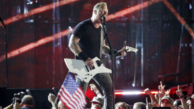 Metallica Turut Memeriahkan Hari Veteran di AS