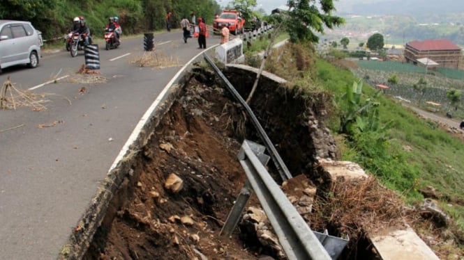 Sebelas Daerah Rawan Longsor di Gunungkidul dan Magetan