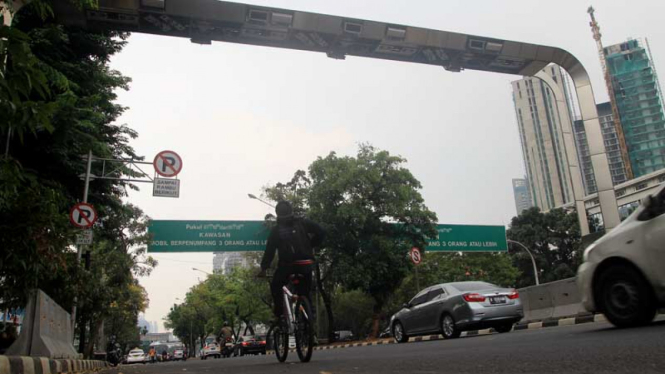 Gate Electronic Road Pricing (ERP) di Jalan Sudirman, Jakarta, 
