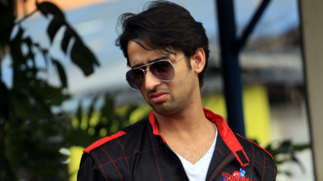 Shaheer Sheikh Bintang Panah Asmara Arjuna Saat Syuting di Hanggar