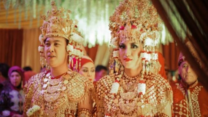 5 Baju Adat Paling Unik di Indonesia