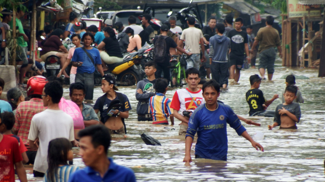 Banjir Genangi Sejumlah Ruas Jalan di Jakarta