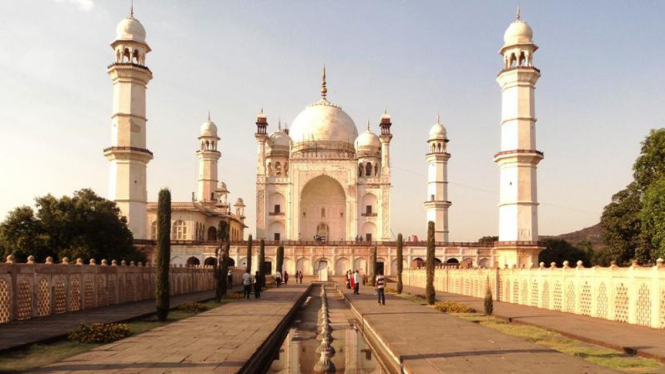 Bibi ka Maqbara, miniatur Taj Mahal