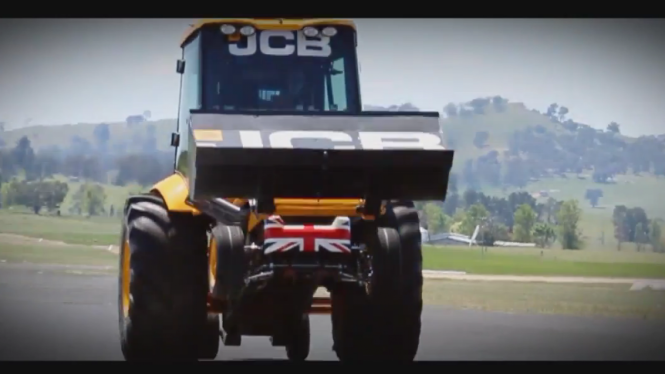 Traktor JCB GT