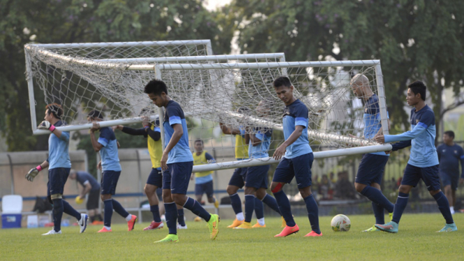 Latihan Timnas Indonesia Jelang Laga Pembuka Grup A AFF 2014