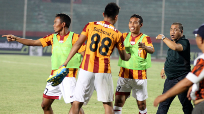 Para pemain Borneo FC merayakan kelolosan ke ISL 2015