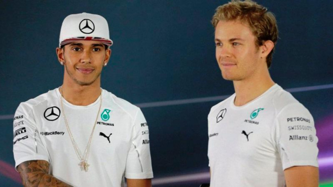 Dua pembalap Mercedes, Lewis Hamilton dan Nico Rosberg