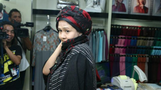 Kakak Minta Doa, Ria Irawan Jalani Radiasi untuk Kankernya