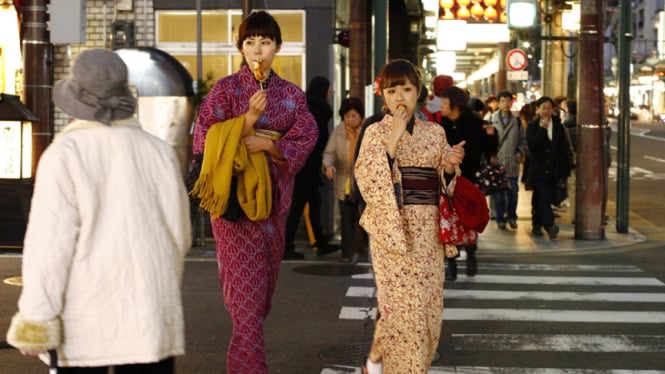 Pakaian Tradisional Jepang Kimono
