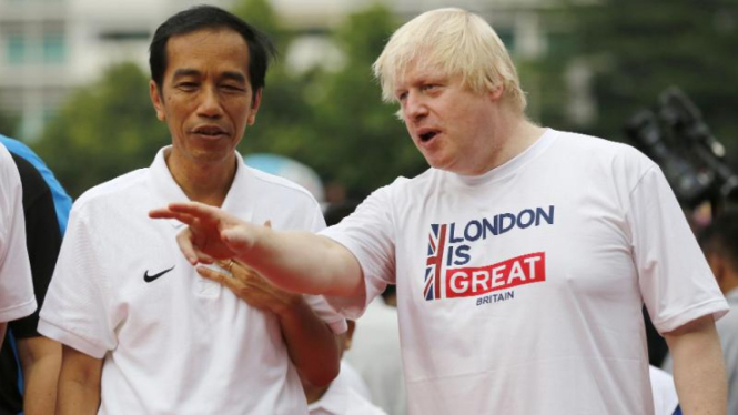 Presiden Joko Widodo berbincang dengan Walikota London Boris Johnson.
