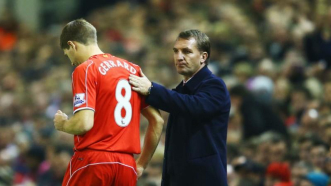 Pemain Liverpool, Steven Gerrard, dan Brendan Rodgers