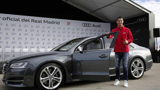 Audi S8 milik Cristiano Ronaldo