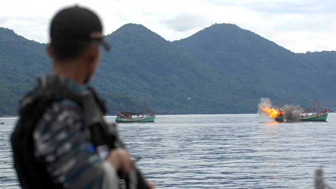 Tiga Kapal Vietnam Ditenggelamkan TNI AL