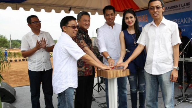 Sandra Dewi dan Jajaran Direksi Paramount Land
