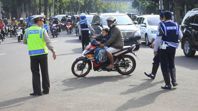 Larangan Sepeda Motor Melintas di Jalan MH. Thamrin