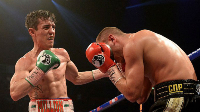 Petinju Inggris, Anthony Crolla (kiri)