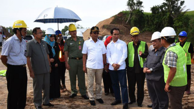 Komisi V Tinjau Pembangunan Tol Manado - Bitung