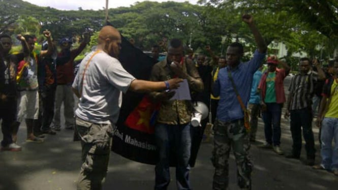 Mahasiswa Papua di Malang Demo Menolak Kedatangan Jokowi