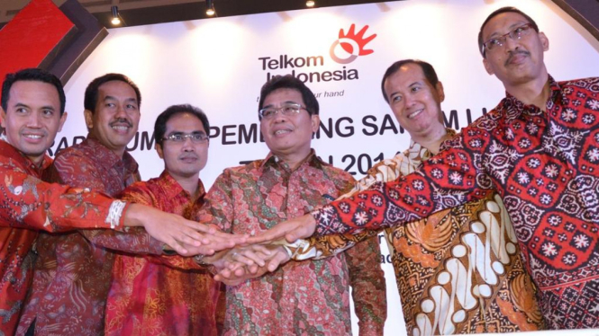 Direktur Utama PT Telkom (Persero) Tbk, Alex J. Sinaga (tengah).