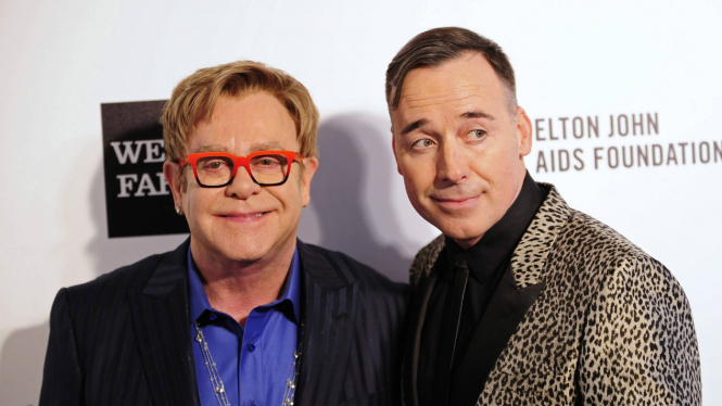 Elton John dan David Furnish