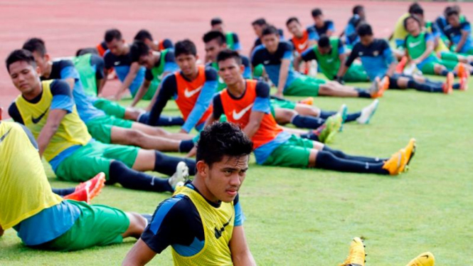 Sejumlah pemain Tim Nasional (Timnas) U-23 latihan di Lapangan UNY Yogyakarta.