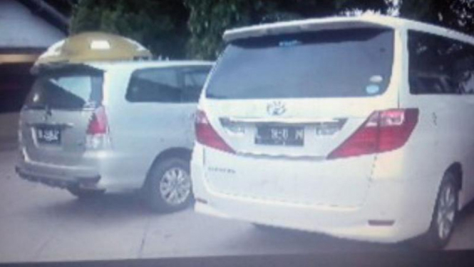KPK Menyita Dua Mobil Ketua DPRD Bangkalan