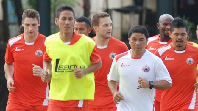 Pemain Persija Jakarta dalam sesi latihan