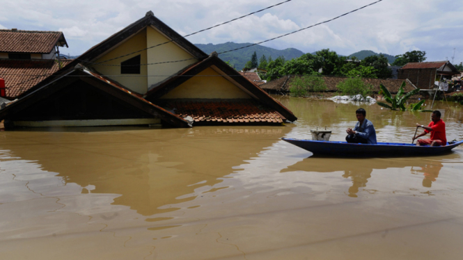 Tanggap darurat banjir di Bandung Selatan