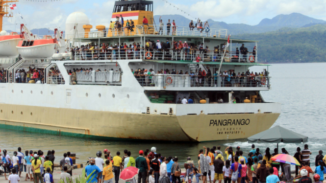 Arus mudik jelang Natal di Ambon