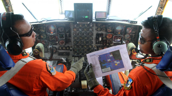 Tumpahan Minyak Ditemukan Saat Pencarian Pesawat AirAsia