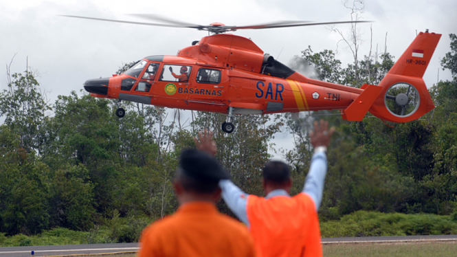 Dua Jenazah Berhasil Diturunkan dari Helikopter Basarnas