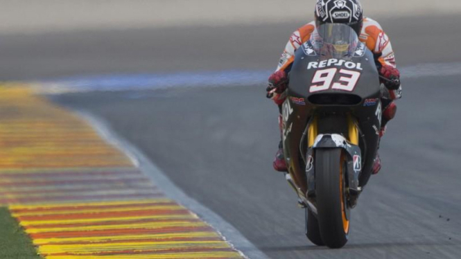 Pembalap Honda, Marc Marquez, pada tes jelang MotoGP 2015