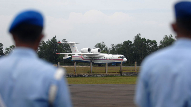Pesawat Amfibi Rusia Bantu Proses Evakuasi Air Asia