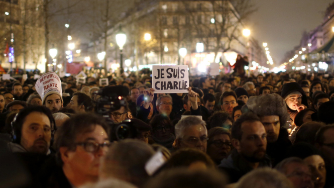 Solidaritas Bagi Korban Penembakan di Majalah Charlie Hebdo Paris
