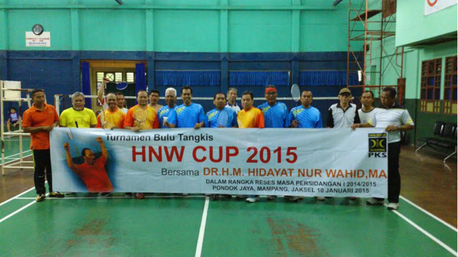 Turnamen Bulu Tangkis HNW Cup 2015