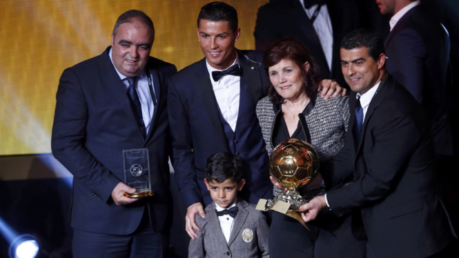 Cristiano Ronaldo Raih Ballon d'Or 2014